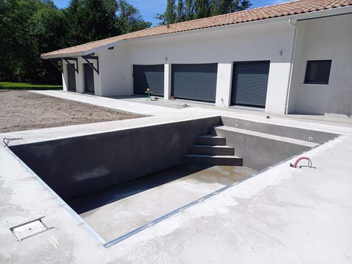 Construction de piscine extérieure Bégaar